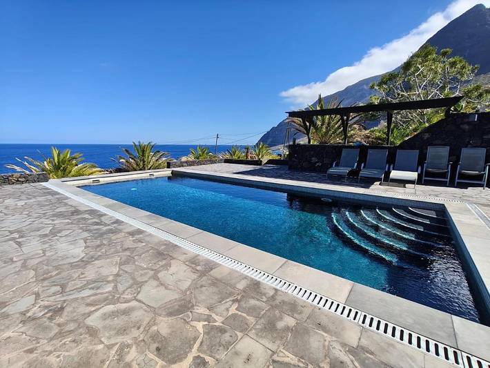 Chalet para 4 personas, con Balcón y Terraza además de Jardín y Piscina en El Hierro - 2