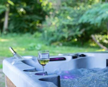 Cottage pour 2 personnes, avec jacuzzi ainsi que sauna et jardin à Villandry