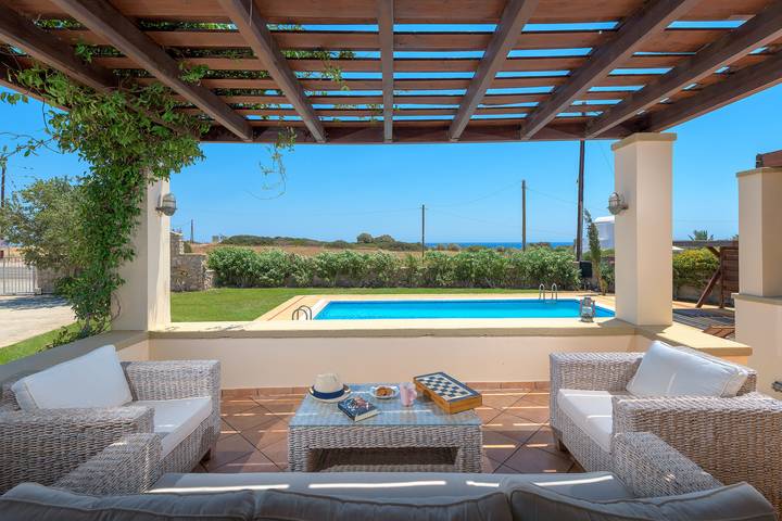Villa voor 12 personen, with Uitzicht op zee and Balkon/Terras as well as Tuin and Uitzicht op Rhodos