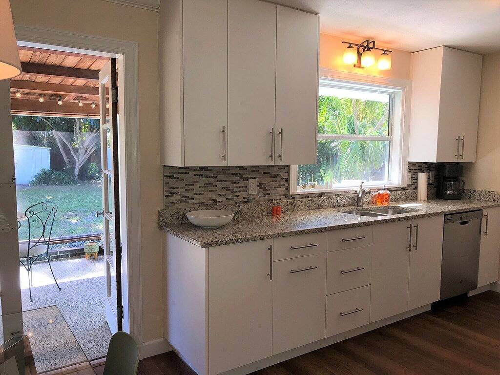 Guests Love This Home & Location\n 1 Mile to Downtown, Trolley to Beach, Pets Ok! in Sarasota, Sarasota County