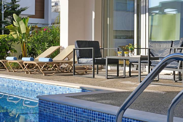 Villa pour 8 personnes, avec balcon ainsi que jardin et piscine à Ayia Napa - 2