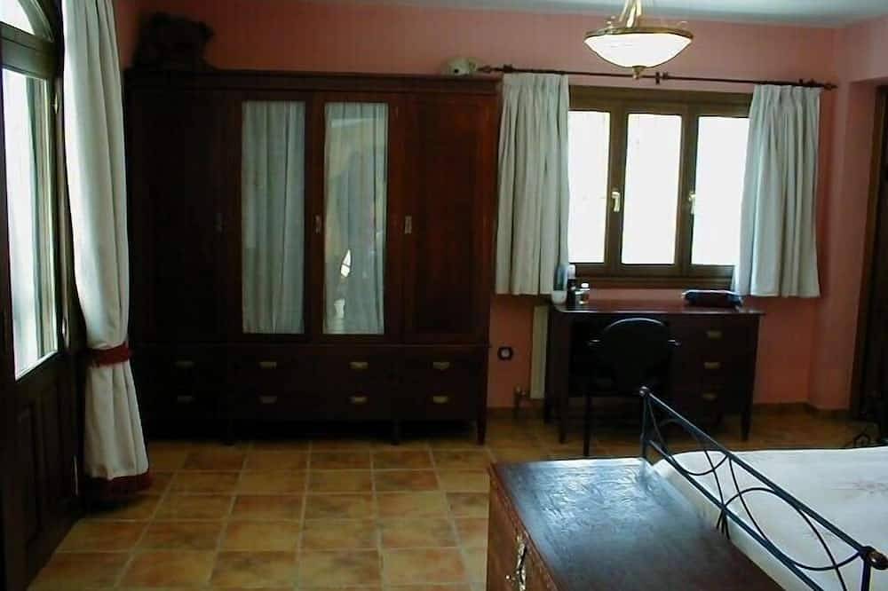 Villa de lujo con piscina y hermosas Vistas situado en 8 hectáreas de almendros… in Casabermeja, Provincia de Málaga