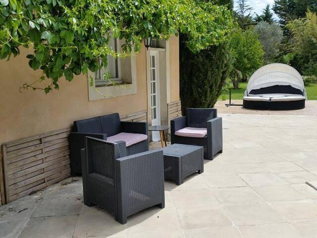 Location de vacances pour 2 personnes, avec jardin ainsi que piscine et vue, animaux acceptés à Orgone - 3