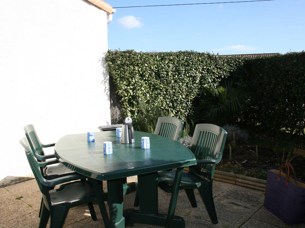 Cozy Vacation Home Near Beach with Garden, Parking, and Wifi in La Tranche-sur-Mer, Vendée