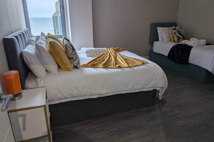 Entire apartment, Sea View Apartment Central Brighton-Sleeps 5 in Brighton, Sussex