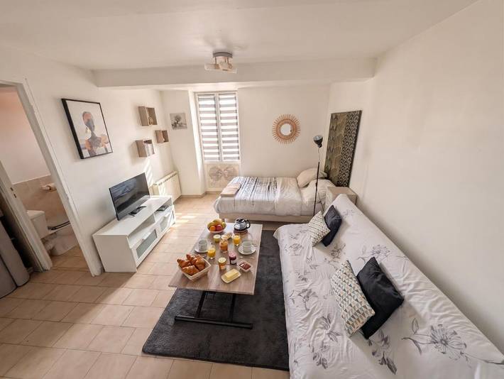 Gîte pour 2 personnes, avec vue dans Office De Tourisme De Greoux Les Bains
