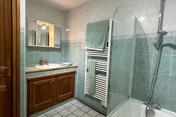 Appartement entier, Appartement dans un chalet à la montagne avec très belle vue sur le Mont-Blanc. in Praz-sur-Arly, Pays du Mont-Blanc