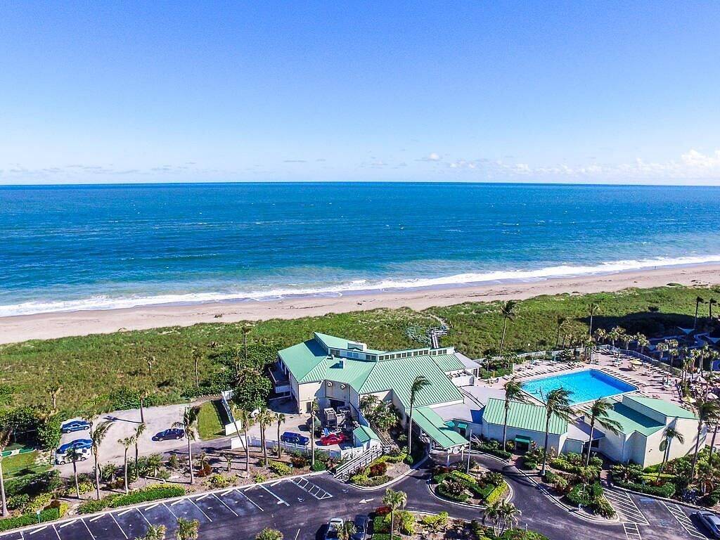 Ganze Wohnung, Im Herzen von Ocean Village. Mit privatem Strand, Tennis, Golf, Pools, etc ... in Fort Pierce, Hutchinson Island