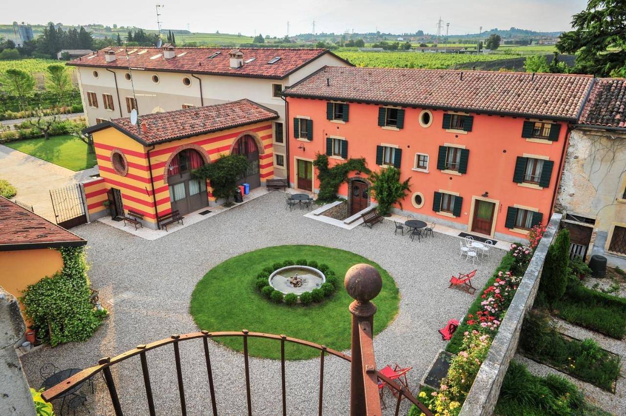 Antica Corte la Valle in Sona, Gardasee-Berge