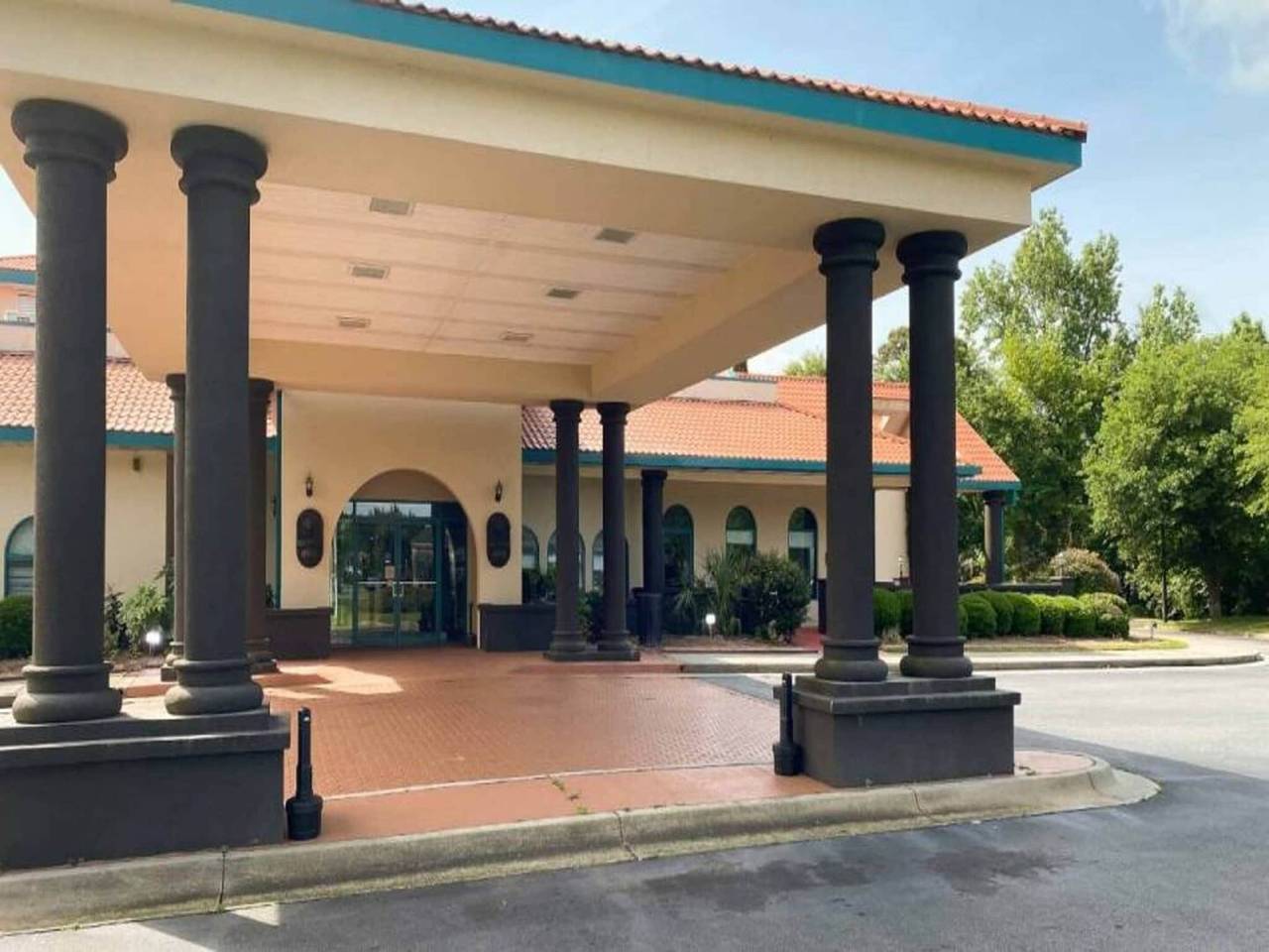 Entire apartment, 2 Queen Beds | Non-Smoking, Micfridge in Chatham County