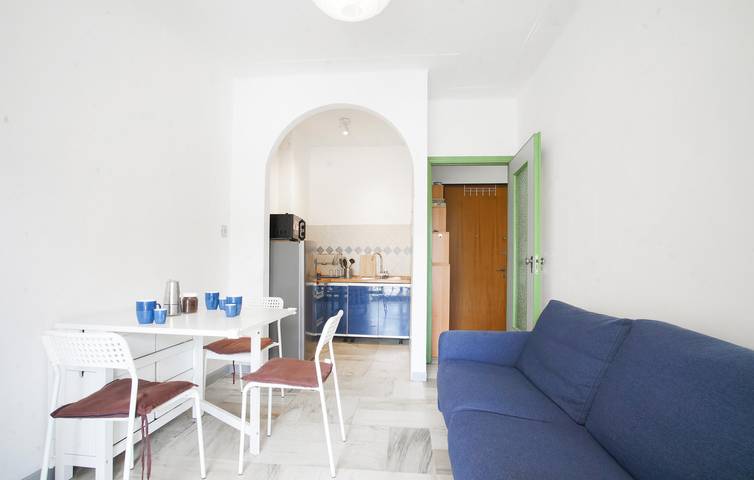 Appartement de vacances entier, Appartement moderne à 200m de l'Arma di Taggia avec terrasse in Taggia (City), Taggia