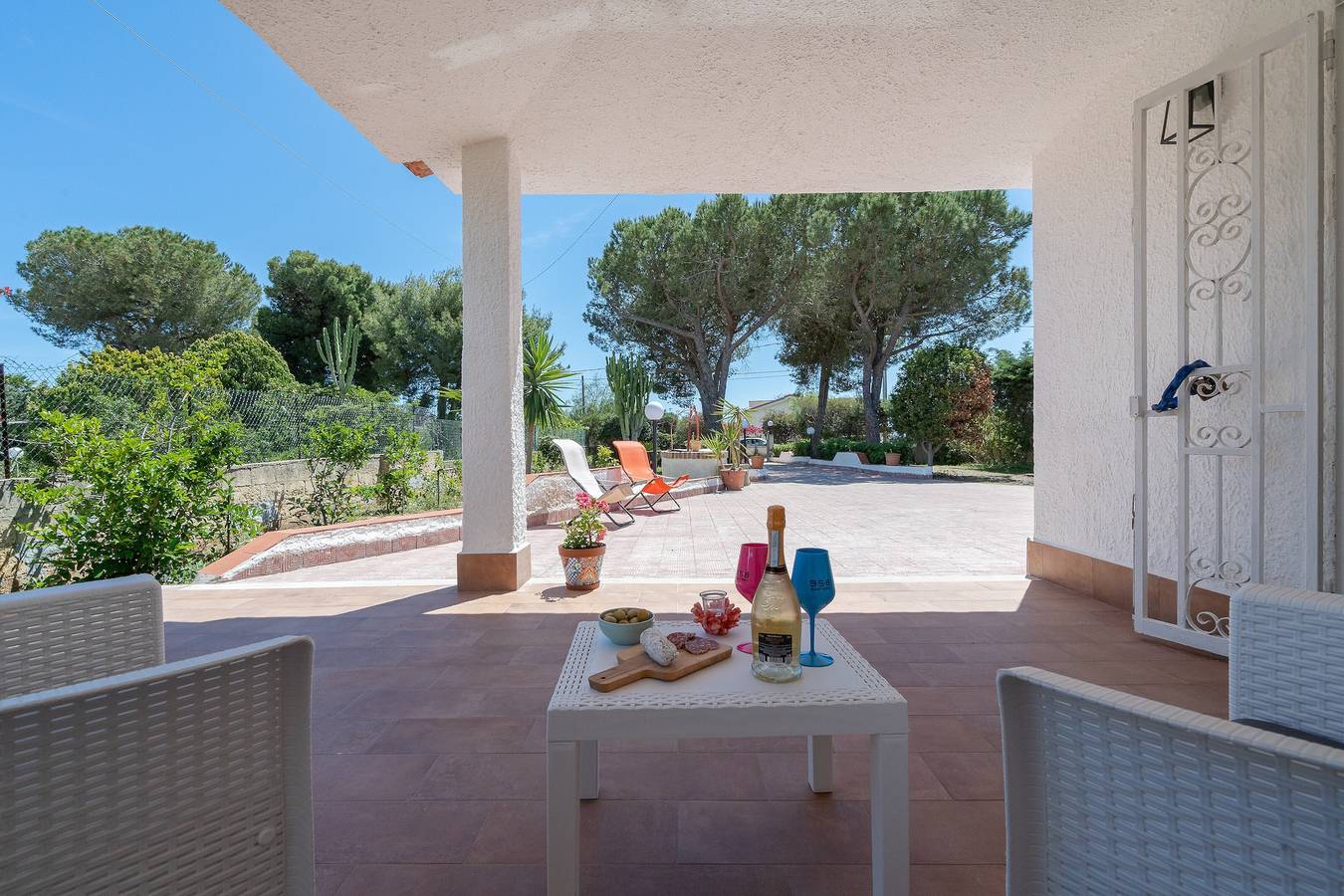 Villa 'Nonna Anna' con piscina fuori terra, terrazza privata e Wi-Fi, forno a legna e barbecue in Siracusa, Siracusa e dintorni