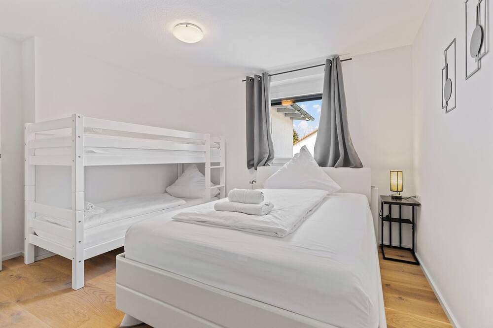 Ganze Wohnung, Goldcream Xl bis zu 8 Personen, Modern, Netflix in Günzburg, Bayerisch Schwaben