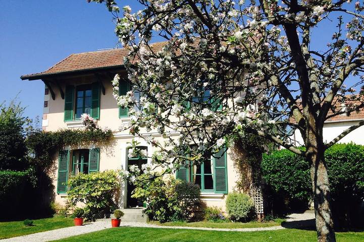 Holiday rental for 10 people, with garden and terrace in Cabourg