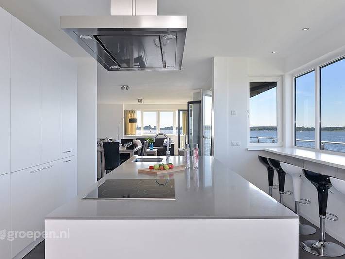 Ferienhaus für 12 Personen, mit Balkon/Terrasse und Terrasse sowie Sauna in Noord-Beveland - 4