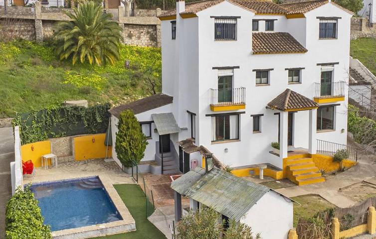 Casa de vacaciones para 18 personas, con terraza y jardín - 1