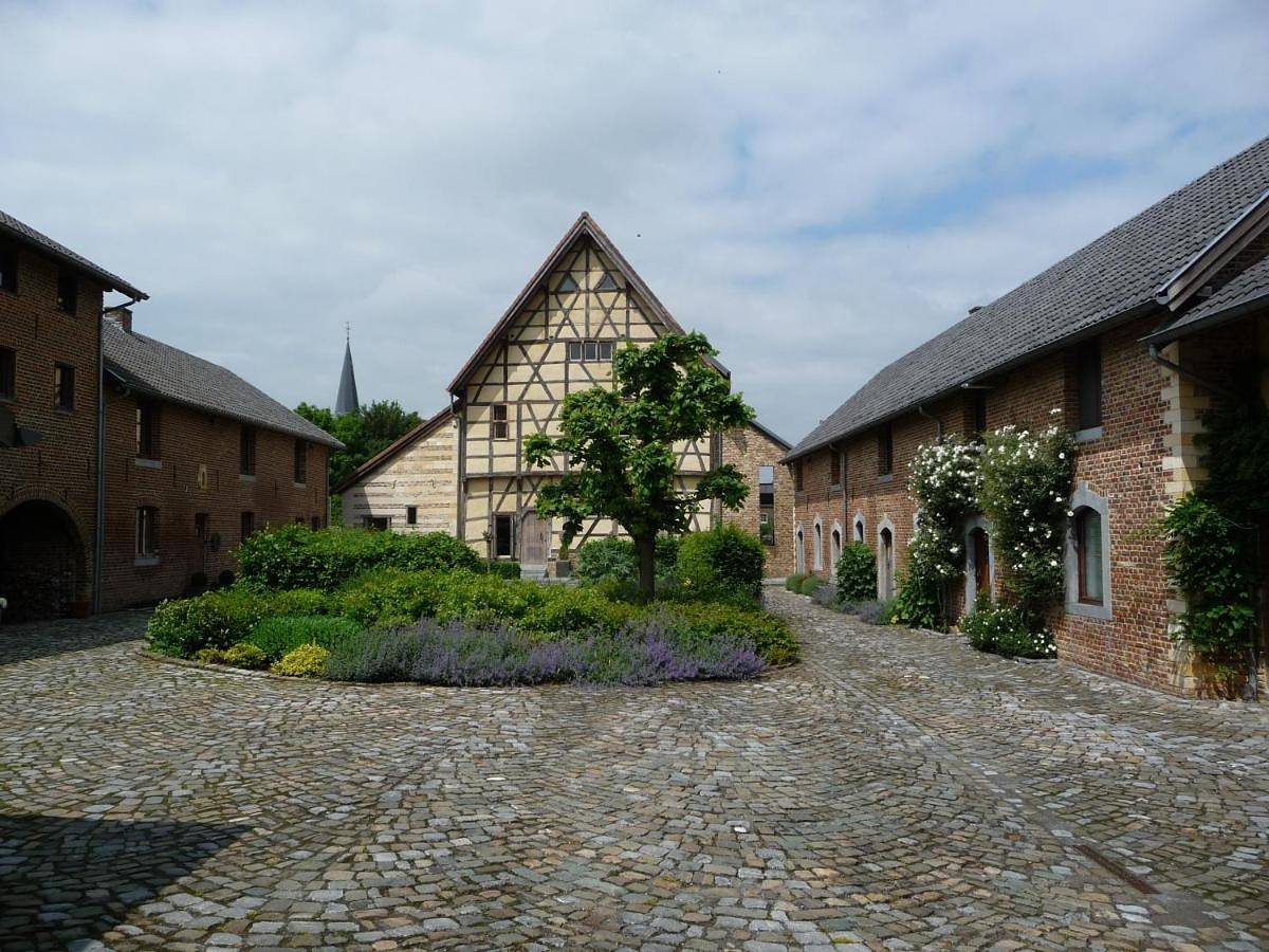 Two-Bedroom House in Riemst, Belgisch-Limburg