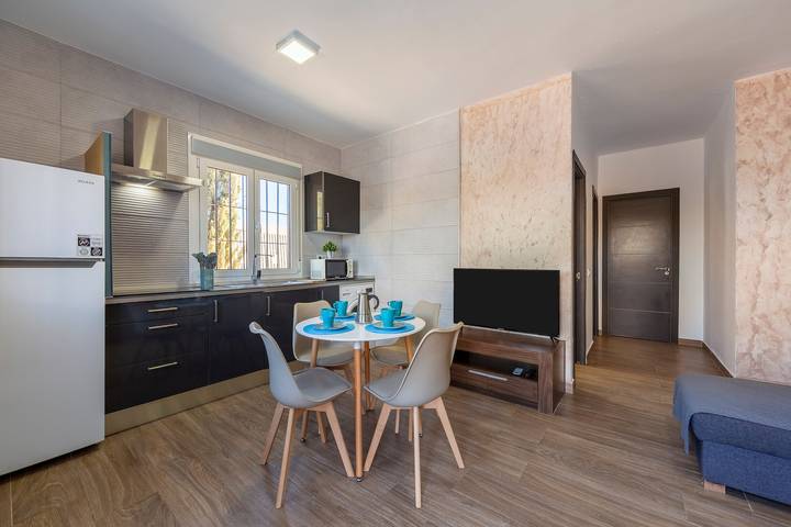 Apartamento entero, Apartamento 'Citronela' con terraza privada y aire acondicionado in Níjar, Costa de Almería
