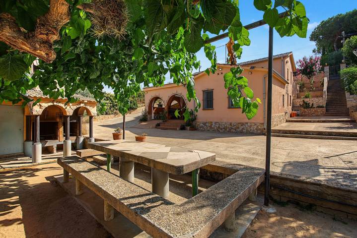 Ferienhaus für 19 Personen, mit Garten und Kinderpool in Katalonien