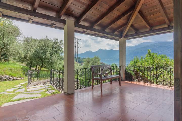 Location de vacances pour 4 personnes, avec terrasse ainsi que jardin et vue sur le lac à Lierna - 4