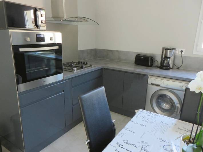 Location de vacances pour 6 personnes, avec terrasse et piscine à Malataverne - 4