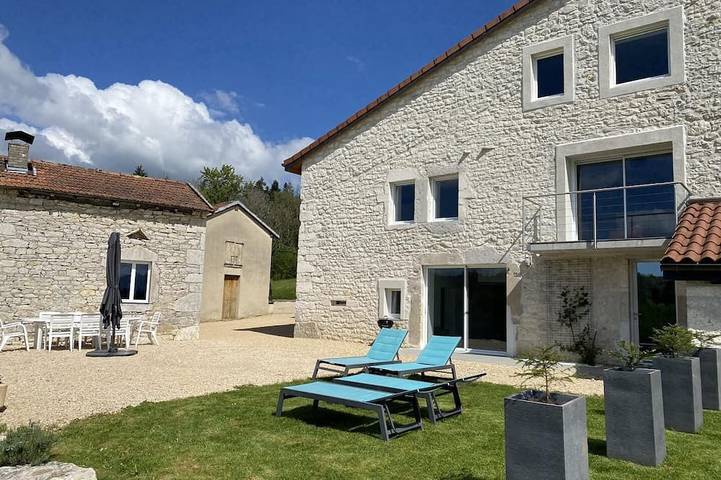 Location de vacances pour 8 personnes, avec Balcon et Jardin dans Saint-Martin-du-Frêne
