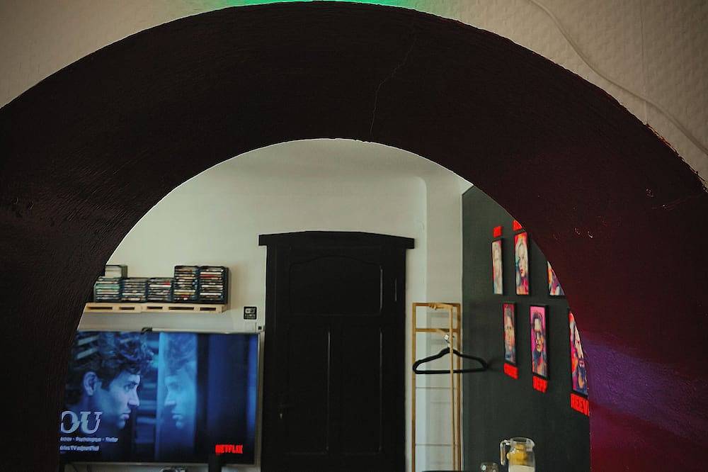 Ganze Wohnung, Movie-themed apartment with large screen in Woustviller, Saargemünd