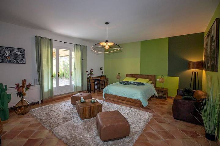 Chambre d’hôte pour 2 personnes, avec jacuzzi et jardin ainsi que piscine et sauna en Provence-Alpes-Côte d'Azur - 3