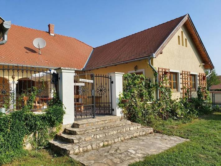 Bungalow für 7 Personen, mit Garten und Pool, mit Haustier in Ungarn - 2