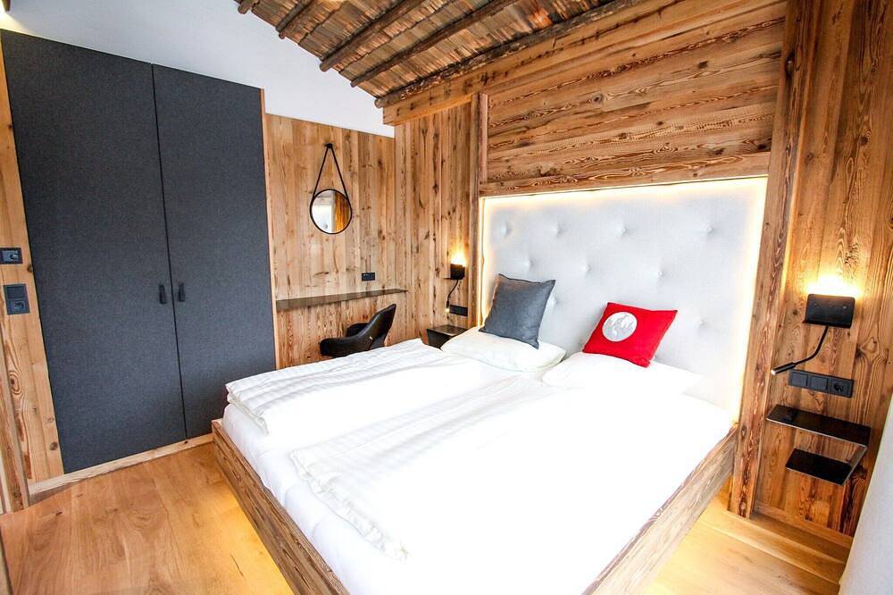 Chalet in Königsleiten am Skilift Zillertal in Königsleiten, Pinzgau