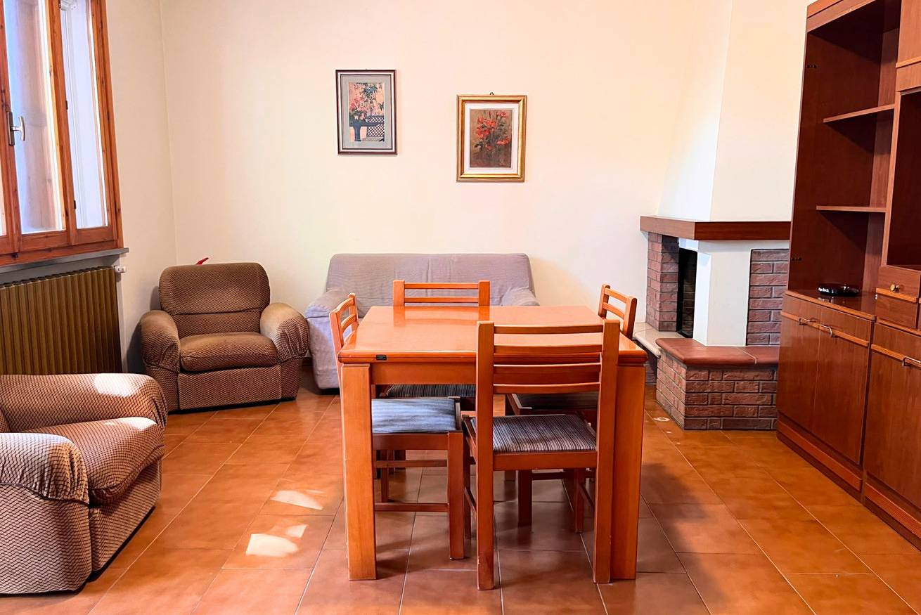 Apartamento entero, Cn048 - Cesenatico, large four-room apartment with double parking space and garden in Cesenatico, Provincia de Forlì-Cesena