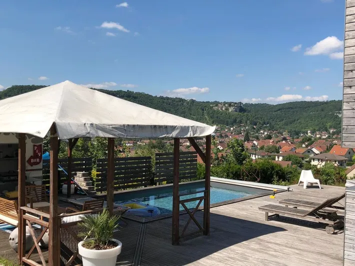 Alojamiento y desayuno para 2 personas, con jardín y terraza además de vistas y piscina - 1