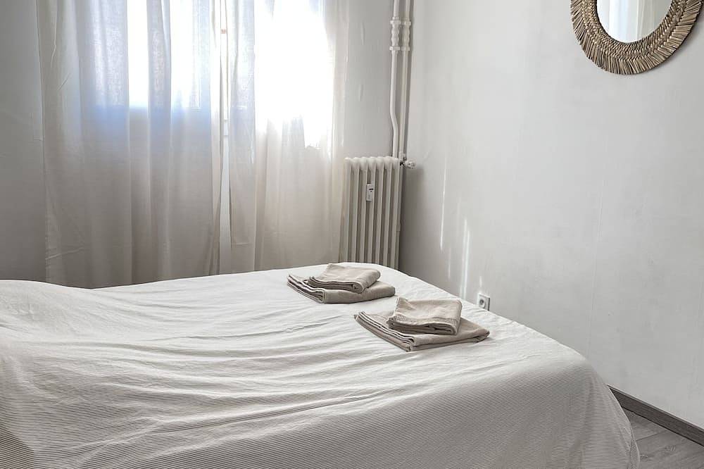 Entire apartment, Bright, open-plan apartment in Montauban, Tarn-et-Garonne