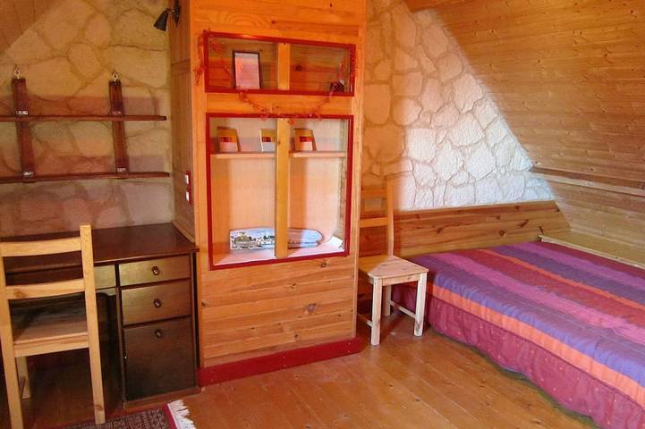 House 8 people in quiet village with enclosed garden in Locmaria, Côte des Mégalithes