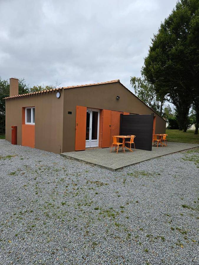 Gîte pour 2 personnes, avec jardin ainsi que terrasse et vue à Challans - 4