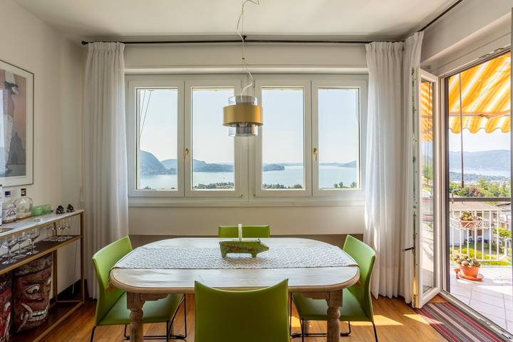 Ferienhaus für 5 Personen, mit Balkon und Garten sowie Seeblick