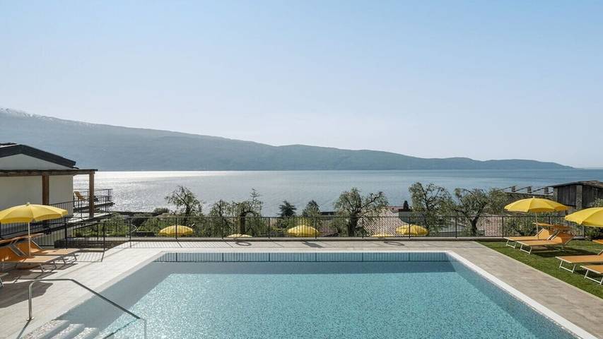 Ferienhaus für 6 Personen, mit Balkon und Pool in Gargnano