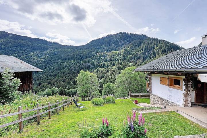 Chambre d’hôte pour 2 personnes, avec jardin en Savoie