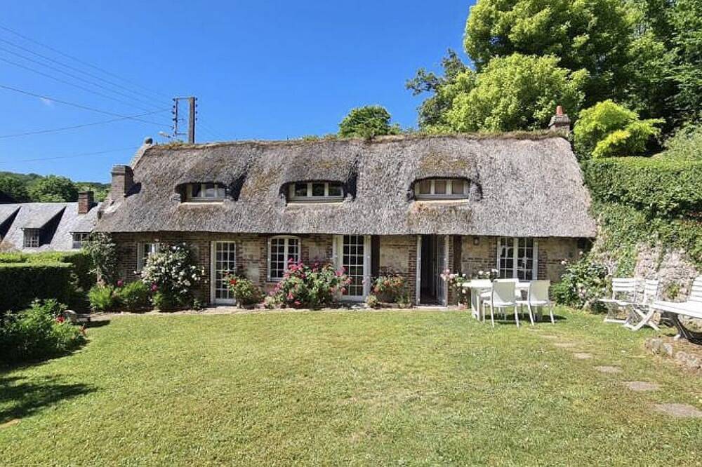 \"La Chaumière de Nanou\", with large garden and close to the sea. in Saint-Valery-en-Caux, Dieppe region