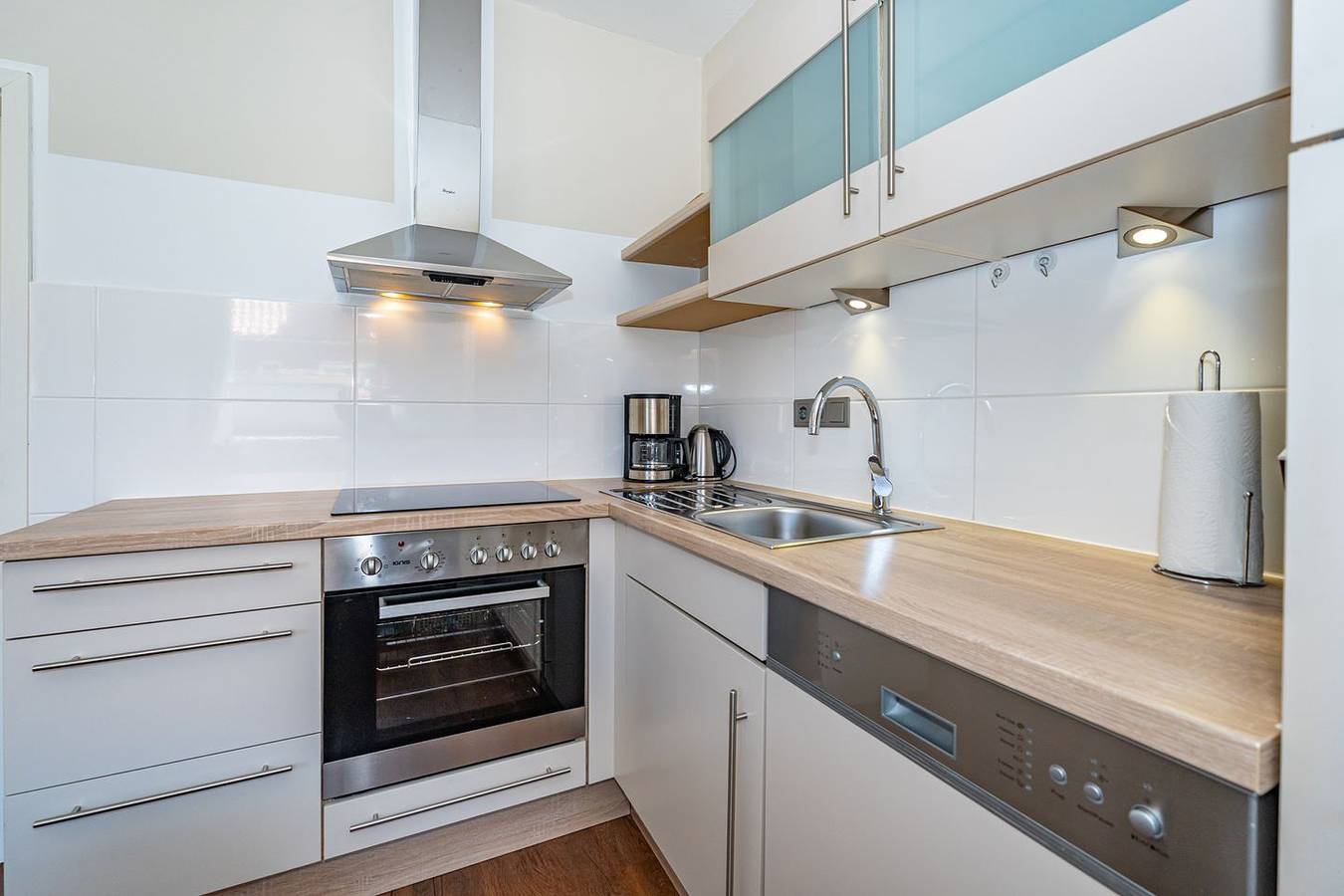 Ganze Wohnung, Zentrale Ferienwohnung für 2 Personen mit Parkplatz in Strandnähe. in Westerland, Sylt (Gemeinde)