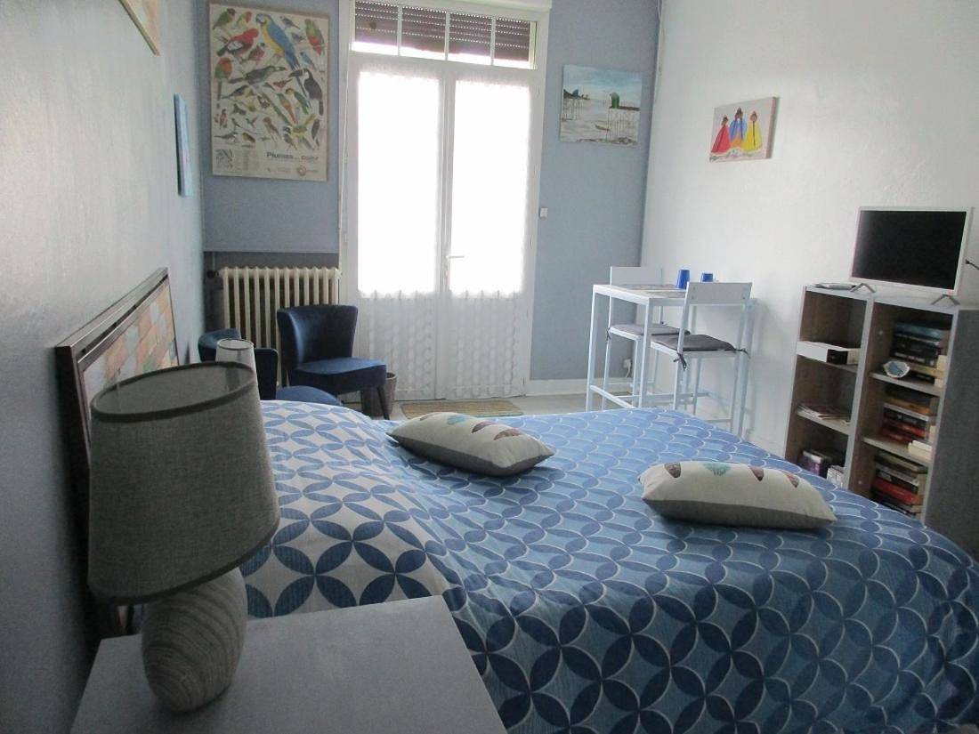 Deluxe Double Room with Shower in Andernos-les-Bains, Région d'Arcachon