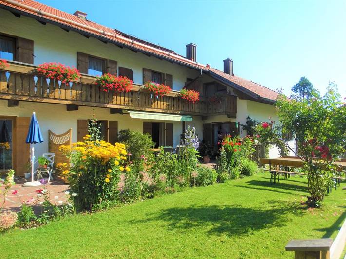 Ferienwohnung für 2 Personen, mit Terrasse und Garten in Bad Kohlgrub