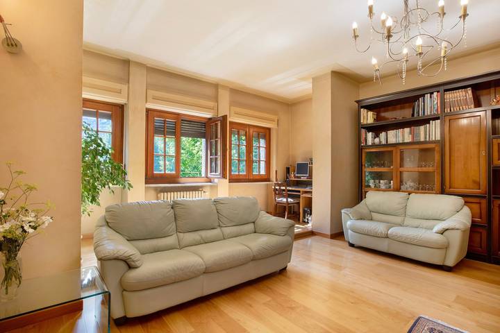 Location de vacances pour 6 personnes, avec Balcon et Jardin à Aoste