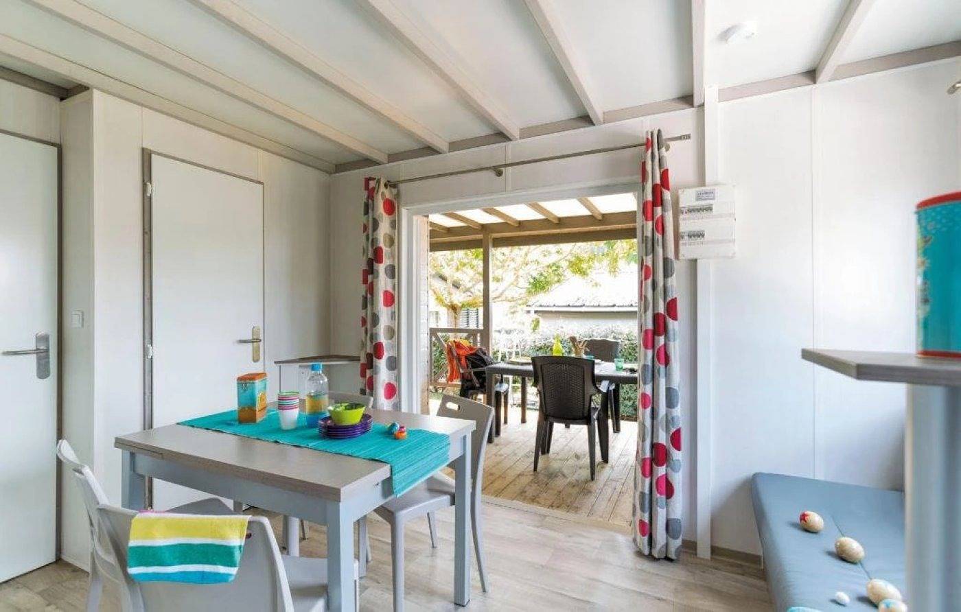 Zecamping 4* familial piscine chauffée 2km plage fitness locatif Tv in Saint-Trojan-les-Bains, Côte de Beauté