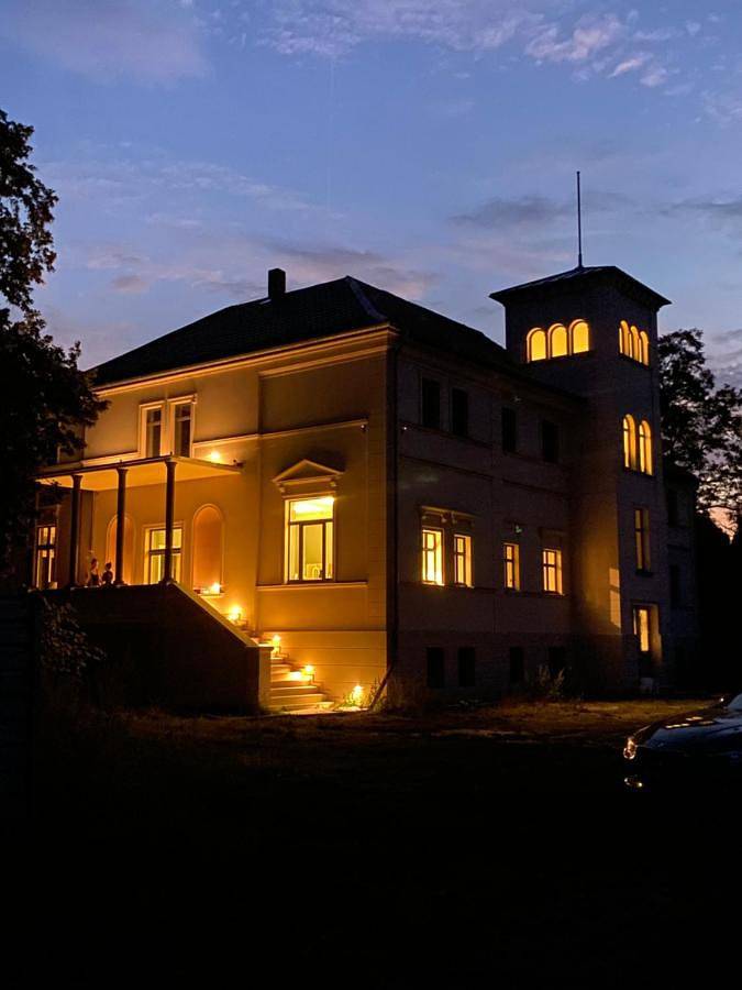 Ferienwohnung für 2 Personen, mit Ausblick und Garten in Rathenow