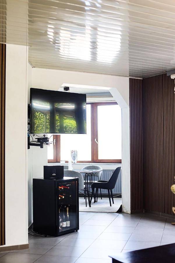 Location de vacances pour 10 personnes, avec vue et jardin à Gerpinnes - 2