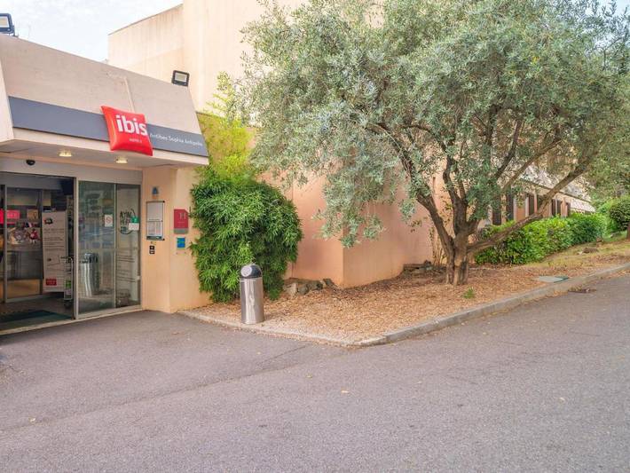 Hôtel pour 2 personnes, avec piscine ainsi que vue et jardin à Sophia Antipolis - 3