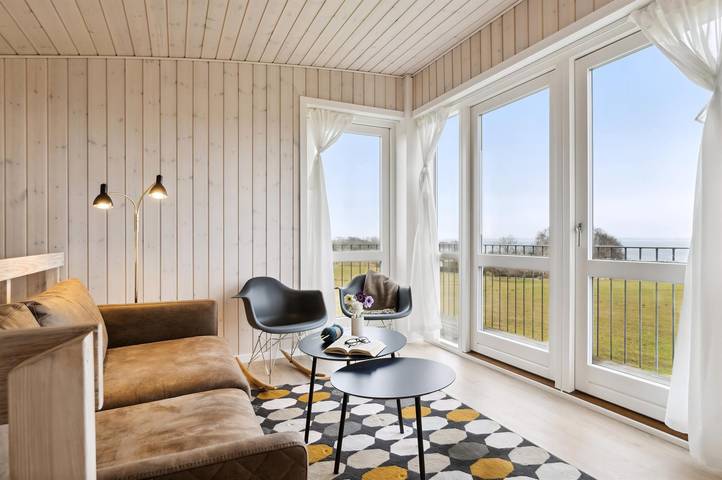 Ferienhaus für 6 Personen, mit Balkon und Whirlpool sowie Terrasse und Sauna in Fåborg