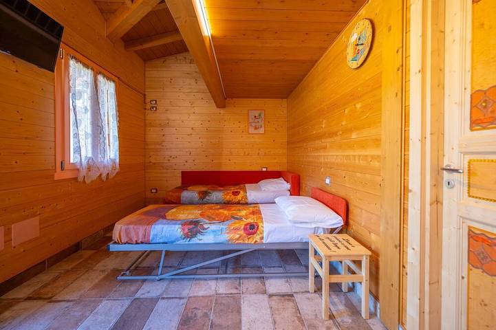 Appartement entier, Maisonnette en bois avec porche et jardin in Spoleto, Province de Pérouse