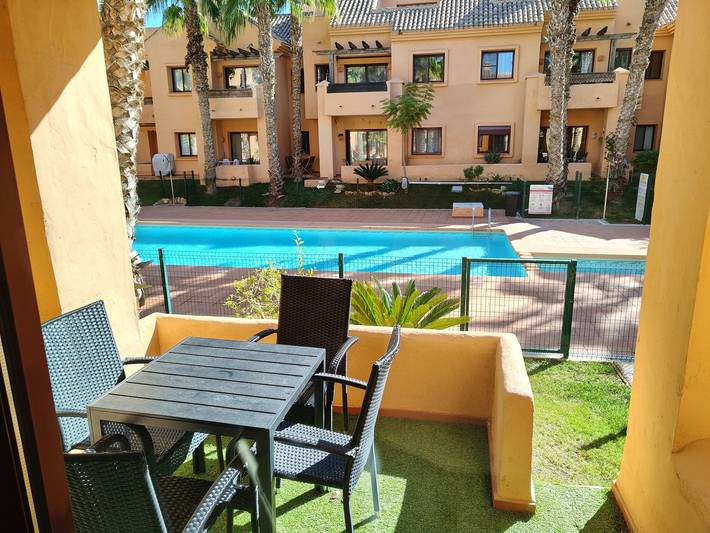 Ferienwohnung für 4 Personen, mit Balkon und Terrasse sowie Garten und Pool